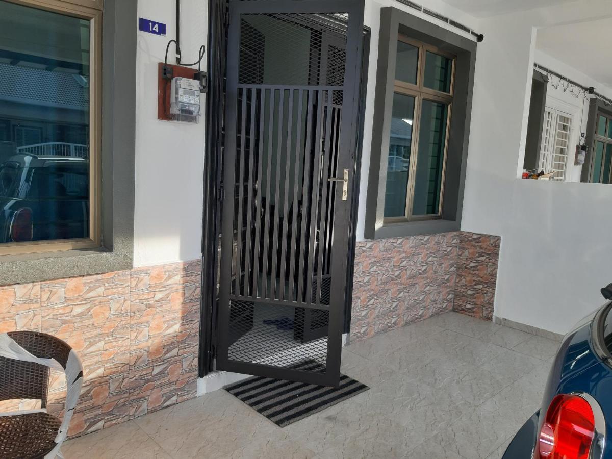 Rumah Armand Melaka 4Br Fully Aircond Dış mekan fotoğraf